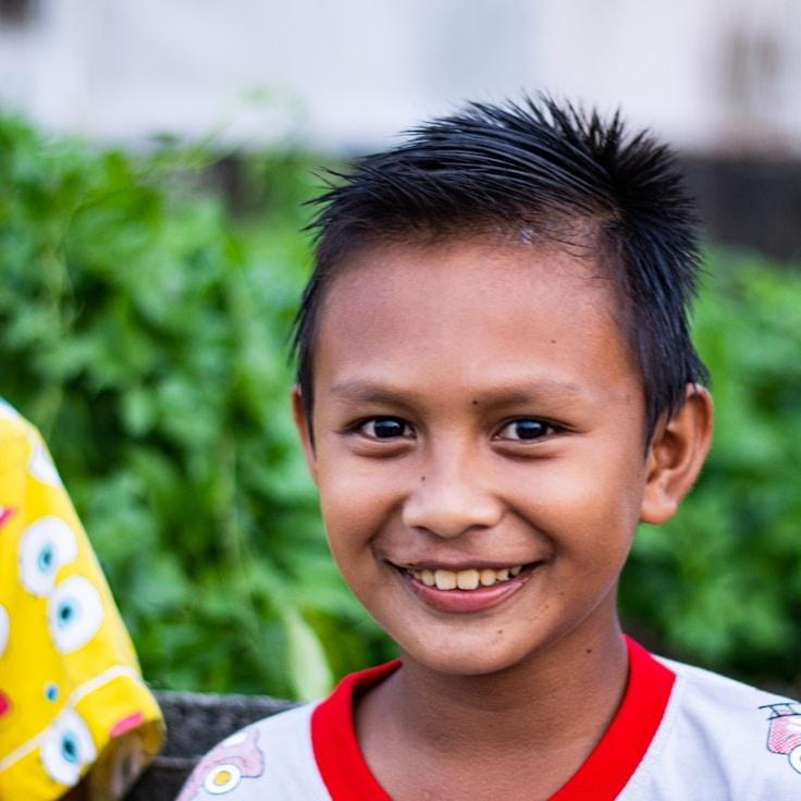 Jonas Reed, Client Relations Director, discussing corporate gifting strategy with business clients